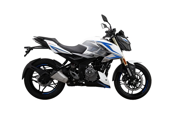 Hero Xtreme 250R vs Bajaj Pulsar N250 Hero Xtreme 250R vs Bajaj Pulsar N250